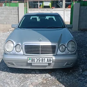 Mercedes-Benz E320 1999