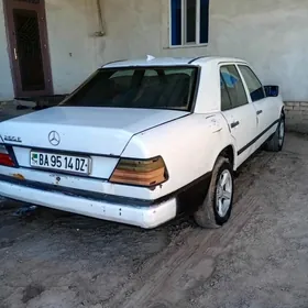 Mercedes-Benz 230E 1987