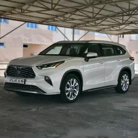 Toyota Highlander 2021