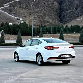 Hyundai Elantra 2020