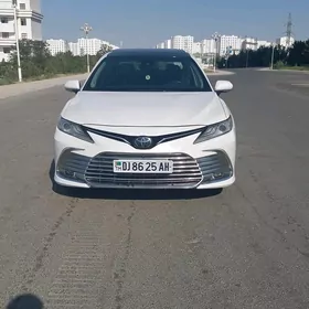 Toyota Camry 2018