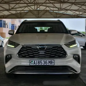 Toyota Highlander 2021