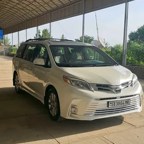 Toyota Sienna 2018