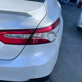 Fara yzky camry 2018