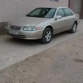 Toyota Camry 2000