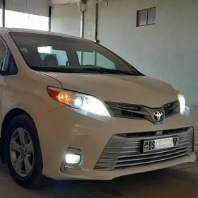 Toyota Sienna 2012