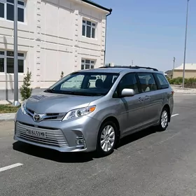 Toyota Sienna 2017