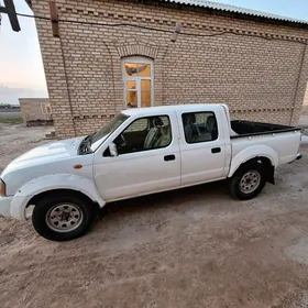 Nissan Navara 2011