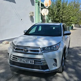 Toyota Highlander Hybrid 2019