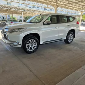 Mitsubishi Montero Sport 2019