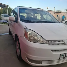 Toyota Sienna 2004