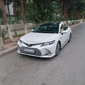 Toyota Camry 2018