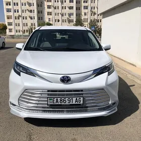 Toyota Sienna 2021