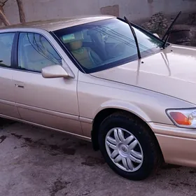 Toyota Camry 2001