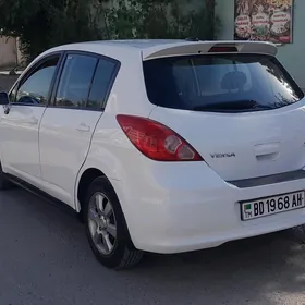 Nissan Versa 2010