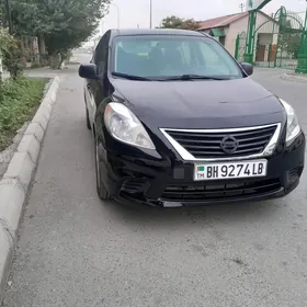 Nissan Versa 2012