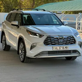 Toyota Highlander 2022