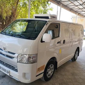 Toyota Hiace 2018