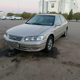 Toyota Camry 2000