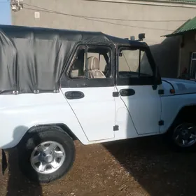 UAZ 469 2001