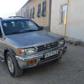 Nissan Pathfinder 1998