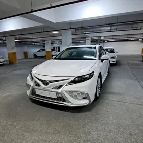 Toyota Camry 2020