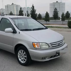 Toyota Sienna 2002