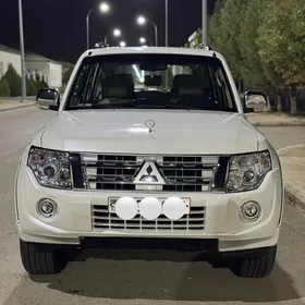 Mitsubishi Pajero 2013