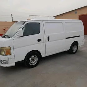 Nissan Urvan 2009