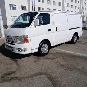 Nissan Urvan 2010