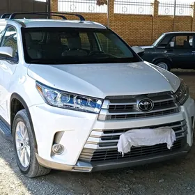 Toyota Highlander 2019