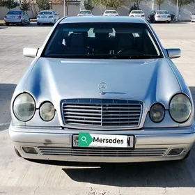 Mercedes-Benz E320 1999