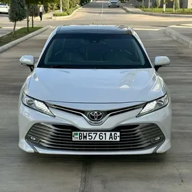 Toyota Camry 2019