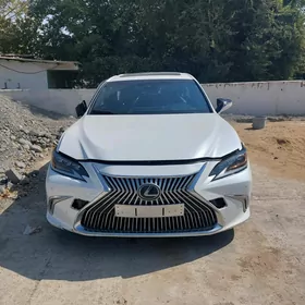 Lexus ES 350 2019