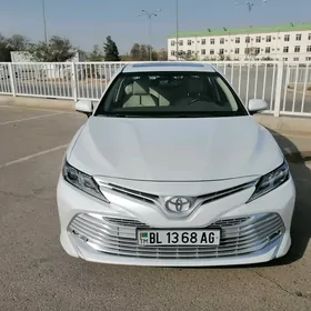 Toyota Camry 2018