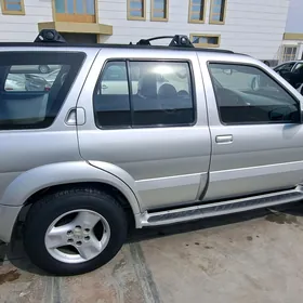 Infiniti QX4 2002