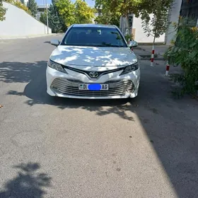 Toyota Camry 2018