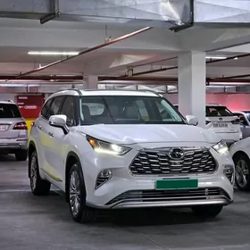 Toyota Highlander 2021