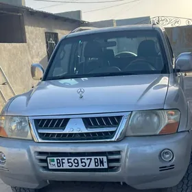 Mitsubishi Pajero 2002