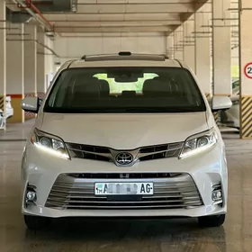 Toyota Sienna 2019