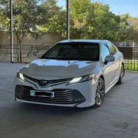 Toyota Camry 2018