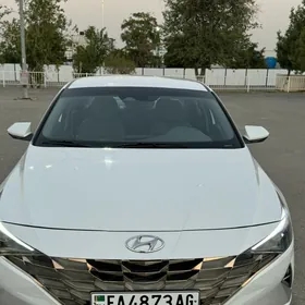 Hyundai Elantra 2021