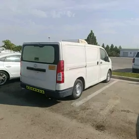 Toyota Hiace 2020