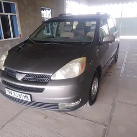 Toyota Sienna 2004