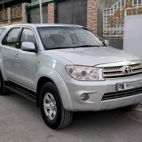 Toyota Fortuner 2008