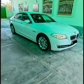 BMW 530 2011