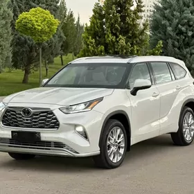 Toyota Highlander 2021