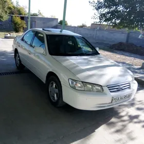 Toyota Camry 2000