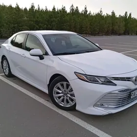 Toyota Camry 2018