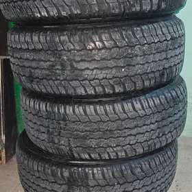 Dunlop teker raz 265 60 18